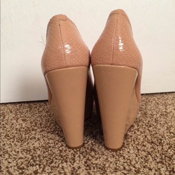 Gianni Bini lizzie nude wedges - Picture 4 of 4