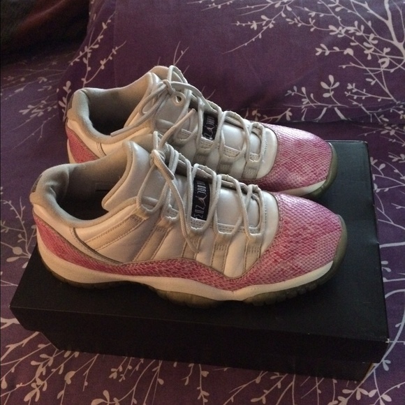 Pink Jordan's