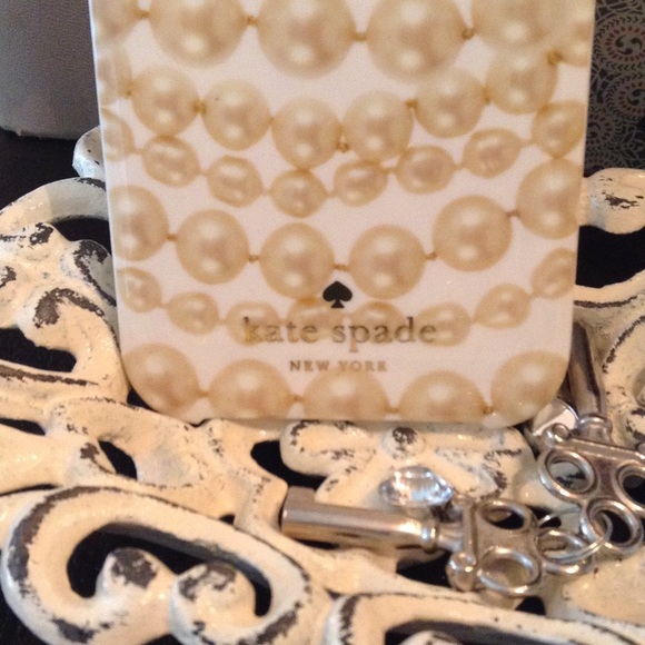 Kate Spade "Pearls" IPhone 5 Case👑 - Picture 2 of 4