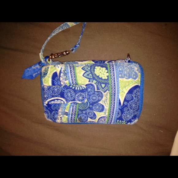 Vera Bradley carry it all wristlet wallet