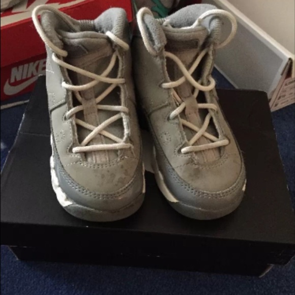 🔴🔴 SOLD 🔴🔴Toddler cool greys