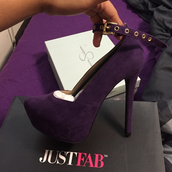 Purple just fab pumps