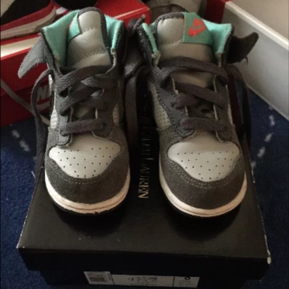 🔴🔴 SOLD 🔴🔴Toddler nikes