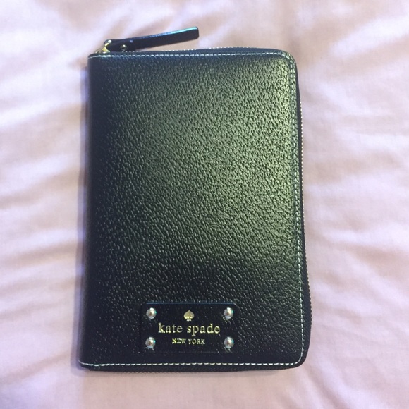 Kate Spade Wellesley zip around planner