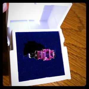 10k white gold gemstone ring