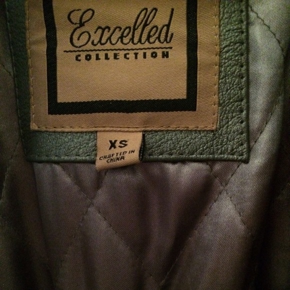 Gorgeous Leather Coat! 😍😍Never worn! Fully lined - Picture 3 of 4