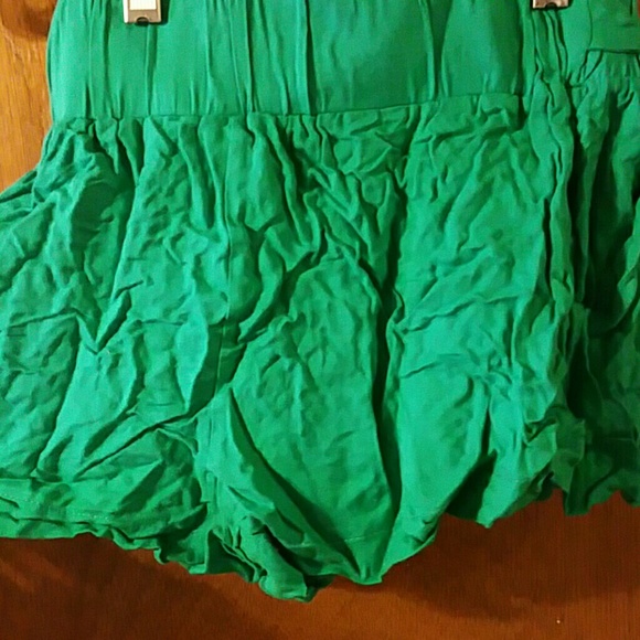 Shorts - Picture 2 of 3