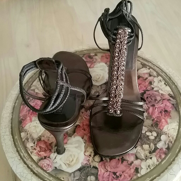 Shoes - Picture 2 of 4