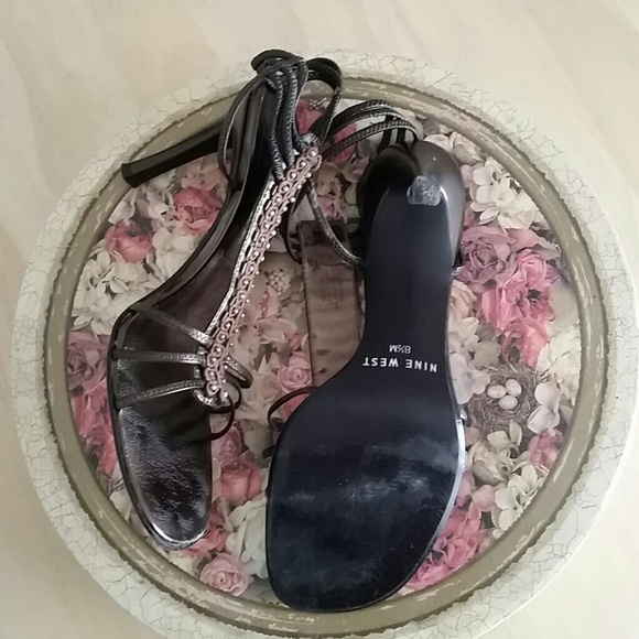 Shoes - Picture 3 of 4