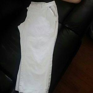 White Old Navy Diva size 18 Capri