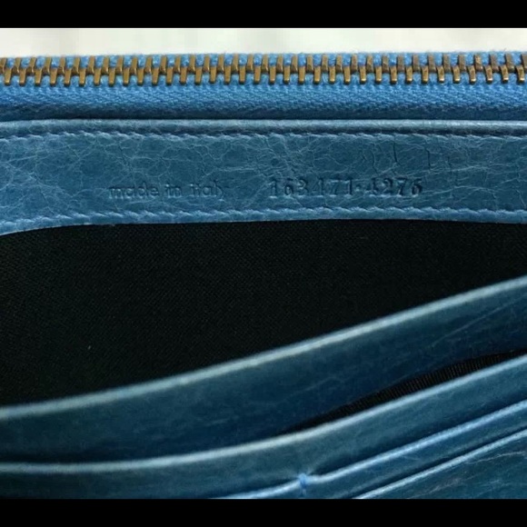 ADDIITIONAL PHOTOS OF BALENCIAGA WALLET