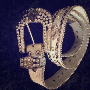 BKE white rhinestone belt size large