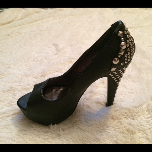 Peep-Toe Studded Hells - Picture 2 of 3