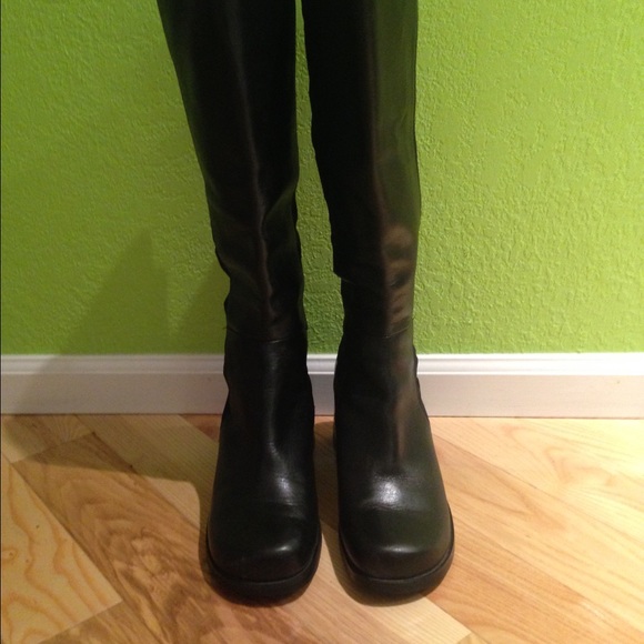 Black Valery Boots - Picture 2 of 3