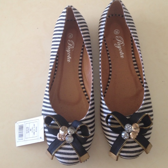 Shoes - Payouts flat Casual Comfy shoe