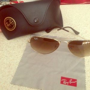 Ray-Ban glasses case and lens wipe