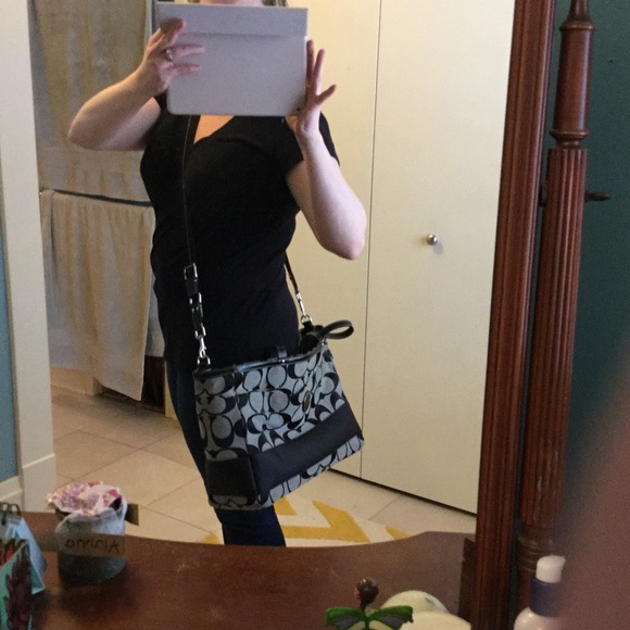 Coach diaper bag with signature "C" - Picture 3 of 4