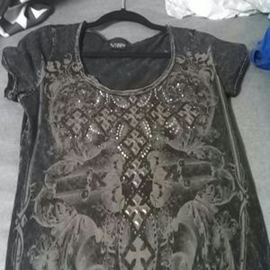 *sold in bundle* Studded Daytrip Graphic Tee