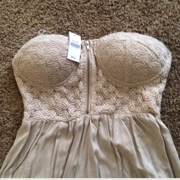 Sweetheart cut lace zippered front high low dress - Picture 4 of 4