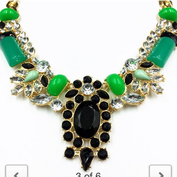 From Gina's closet Crystal Pendant Chain Necklace - Picture 2 of 3