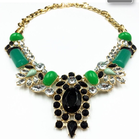 From Gina's closet Crystal Pendant Chain Necklace - Picture 3 of 3