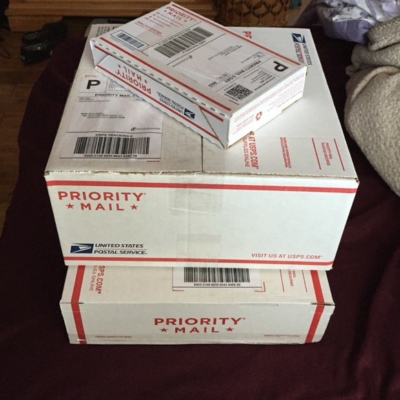 OFF TO THE POST OFFICE! 😁