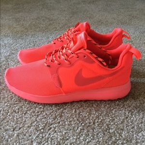Nike Roshe Run Hyperfuse Crimson Red