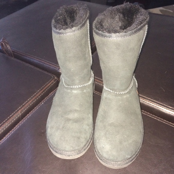 Authentic black Uggs size 4.