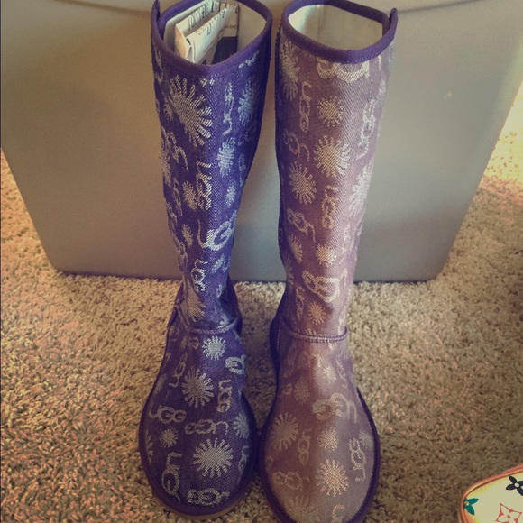 Size 7 purple denim Uggs