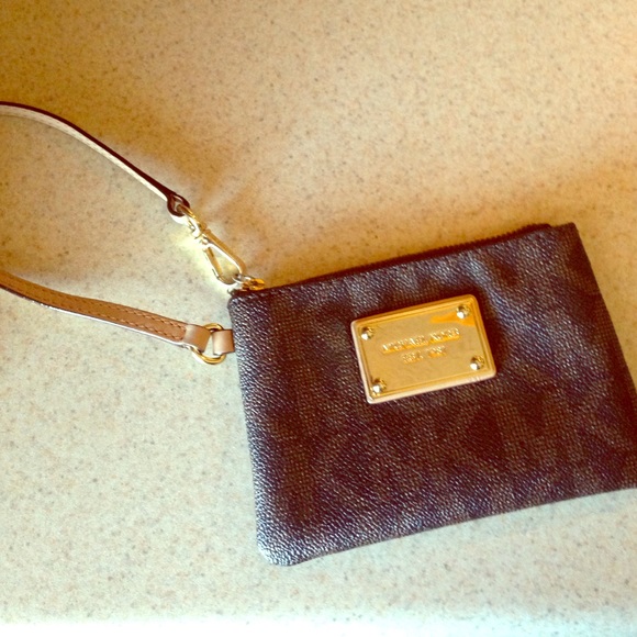 Michael Kors Wristlet