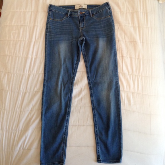 Hollister Denim - Hollister medium wash jeans