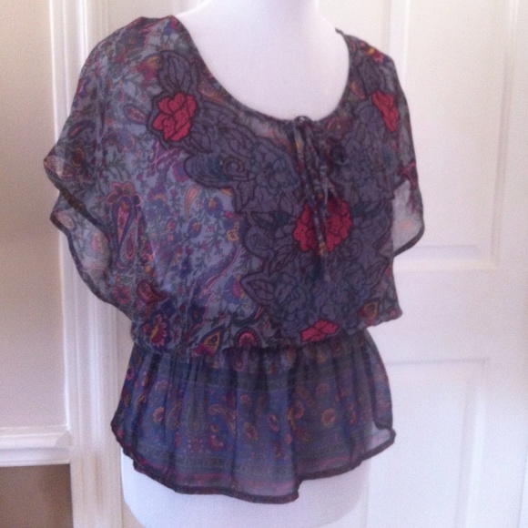 Beautiful floral print blouse - Picture 3 of 4