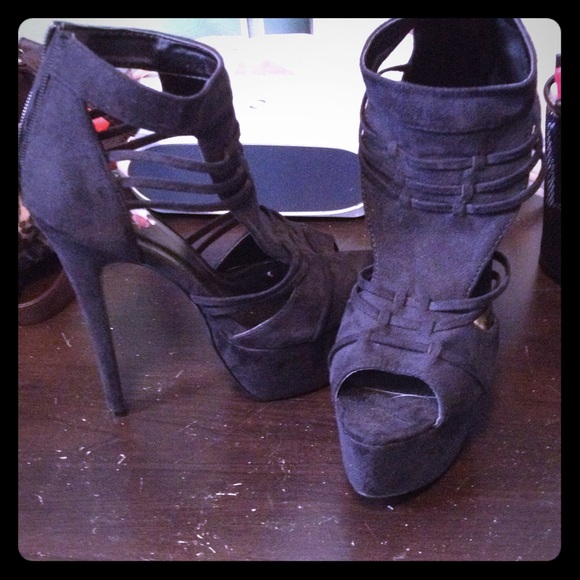 Black Suede Pumps