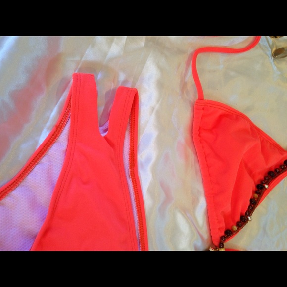 Swimsuit - Picture 3 of 4