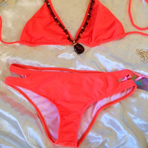 Swimsuit - Picture 4 of 4