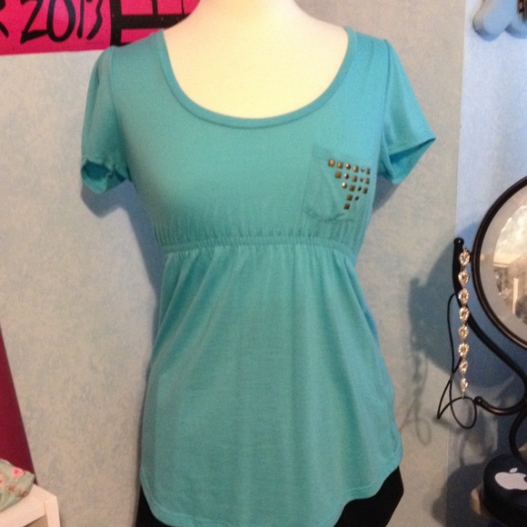 Blue short sleeved shirt - Picture 1 of 2