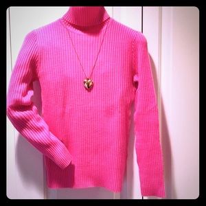 TURTLE NECK RIBBED SWEATER