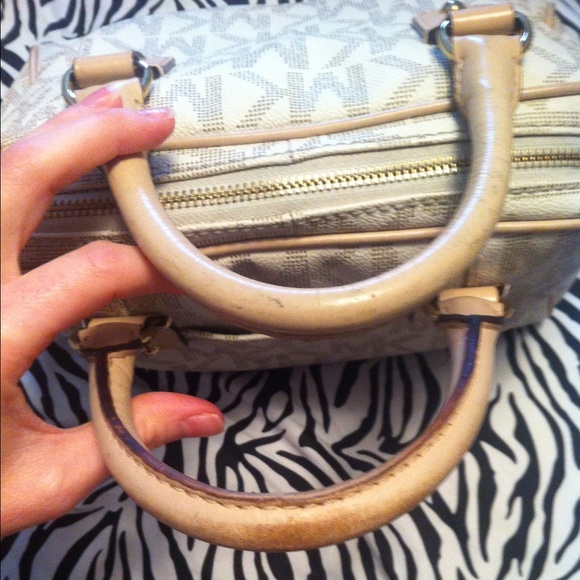 ❌SOLD❌ Michael Kors MK signature monogram - Picture 2 of 4