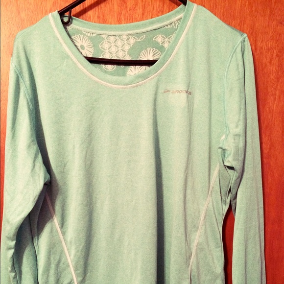 Cute lightweight long sleeve Brooks running shirt