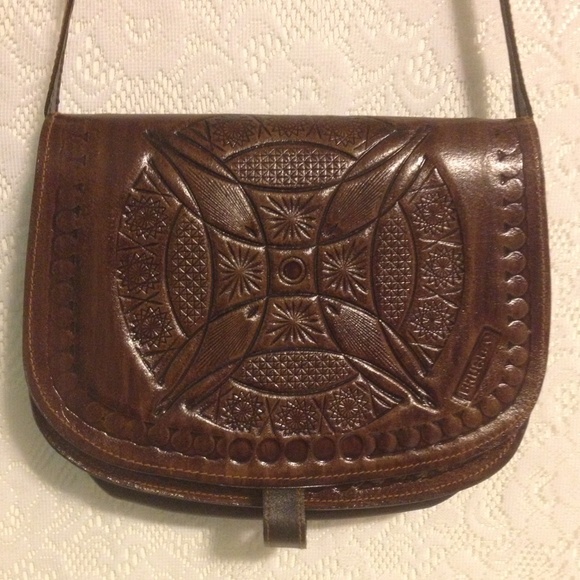 Vintage Handbags - Vtg hand tooled cross body🎉reduced
