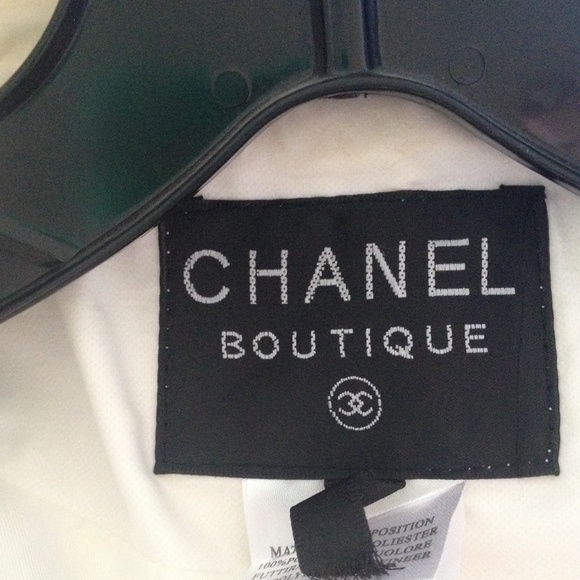 BEAUTIFUL white Chanel Boutique trench - Picture 4 of 4