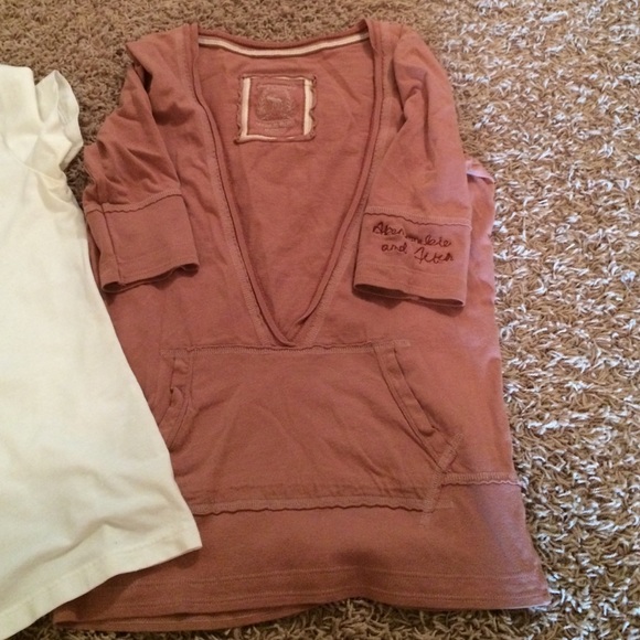 2 A&F tops - Picture 3 of 3