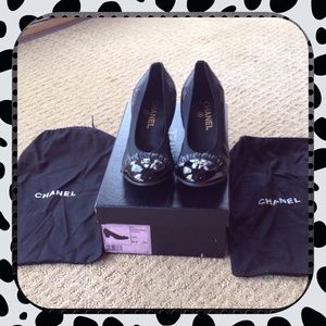 Weekend Sale!! Chanel Blk Pumps 38.5 see descript.
