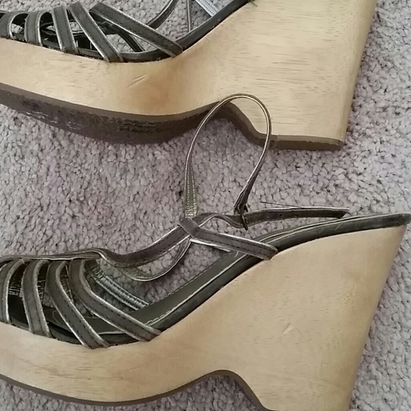 Brown strap sandals hint of gold - Picture 3 of 3