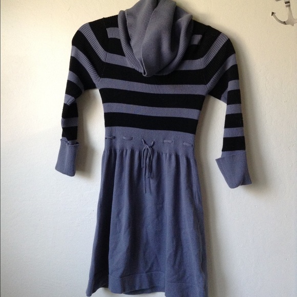 Gray and black caul neck dress