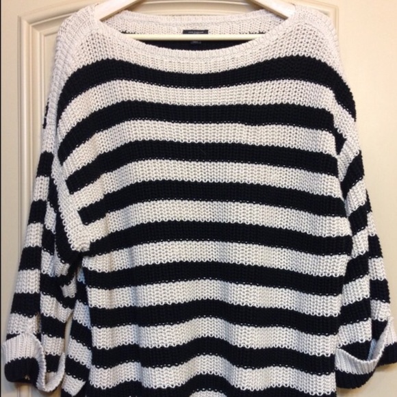 Reduced!Cozy cream and black Ann Taylor sweater!