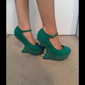 Steve Madden pumps