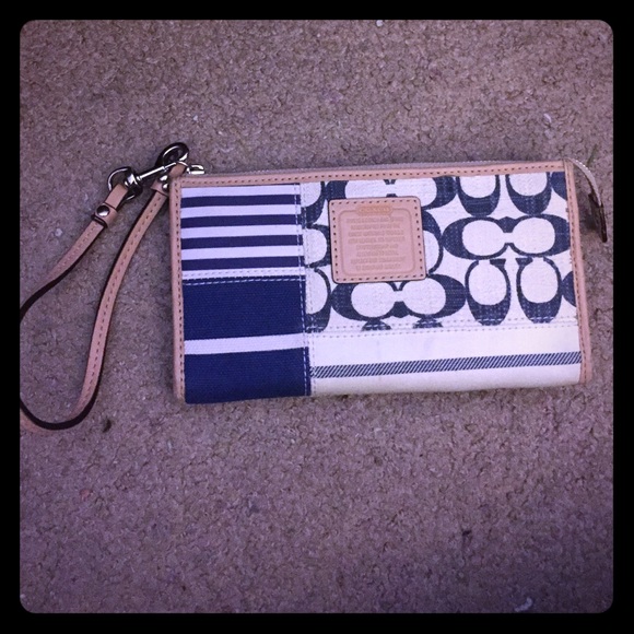 Beautiful Coach Wristlet!