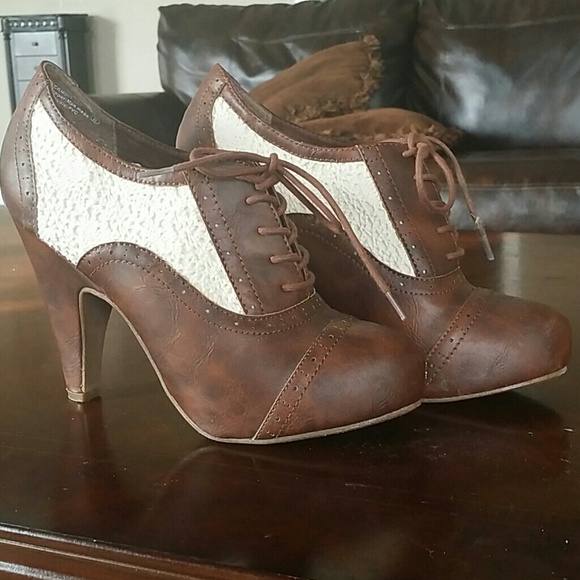 Boots - Picture 1 of 3