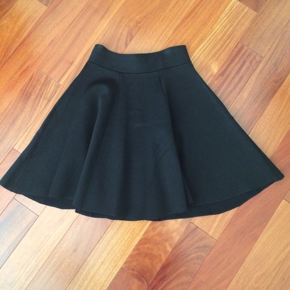 NWT EXPRESS Black Skirt - Picture 1 of 4